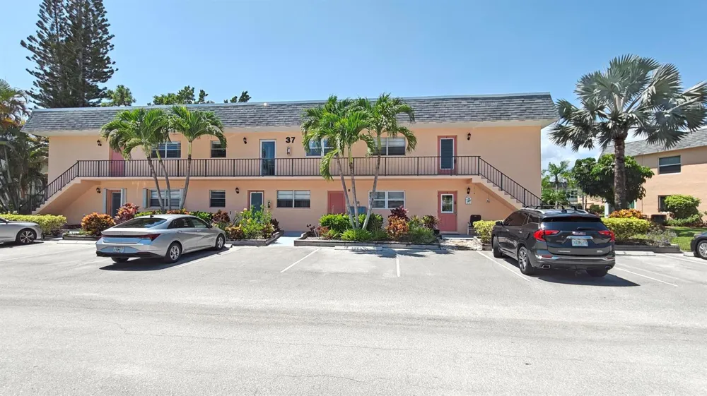 2950 SE Ocean Boulevard #37-6 Stuart, FL 34996