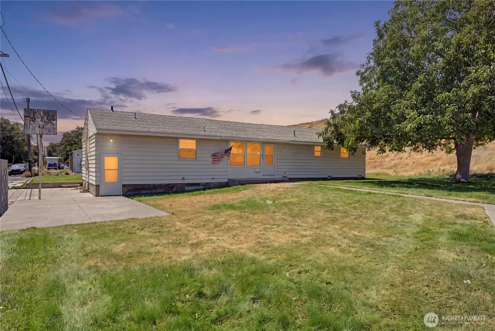 420 11th Street SW Ephrata, WA 98823