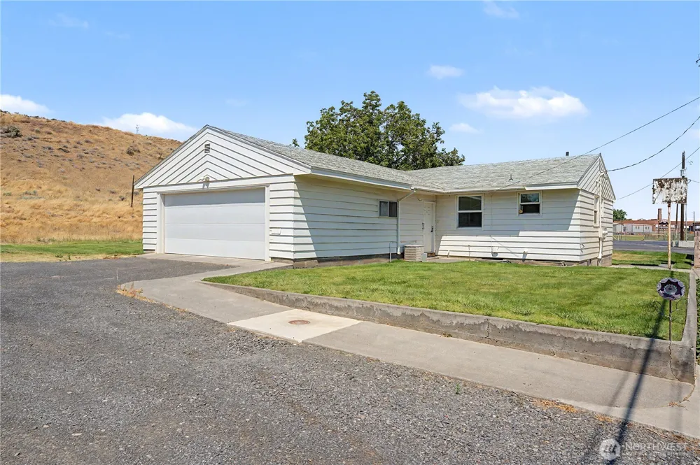 420 11th Street SW Ephrata, WA 98823