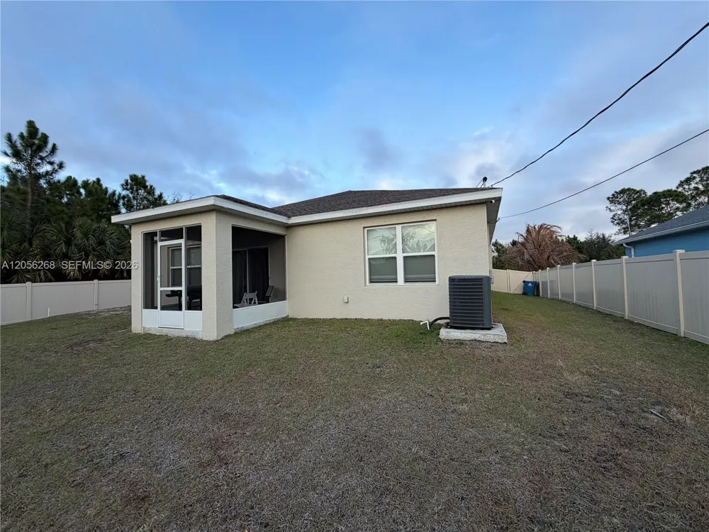 383 Hanford Road SW Palm Bay, FL 32809