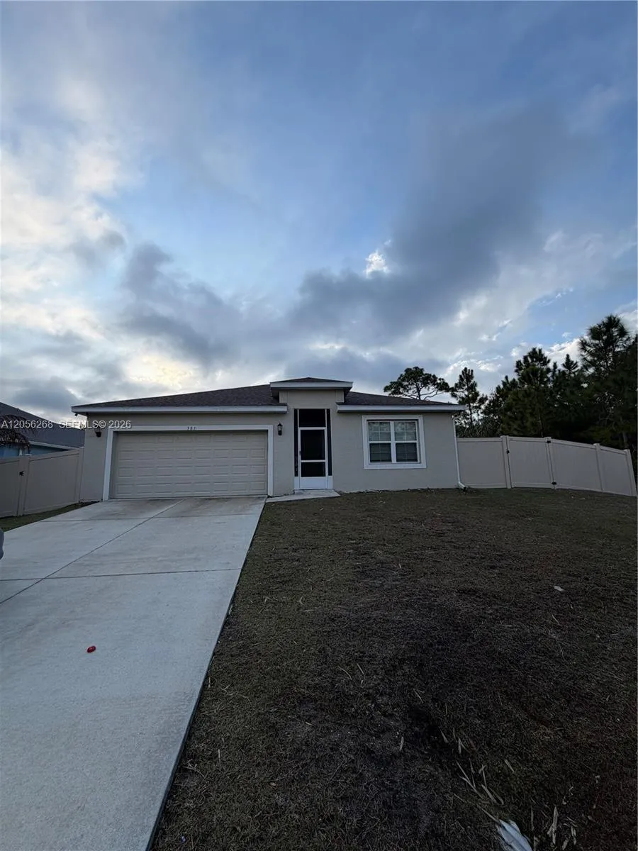 383 Hanford Road SW Palm Bay, FL 32809