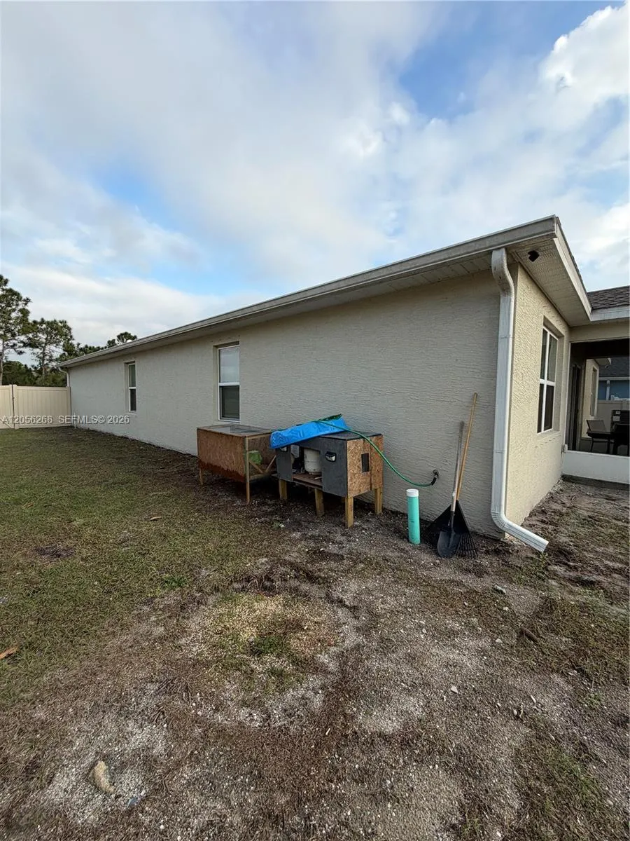 383 Hanford Road SW Palm Bay, FL 32809