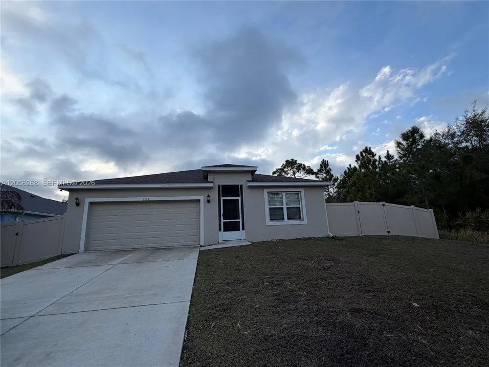 383 Hanford Road SW Palm Bay, FL 32809