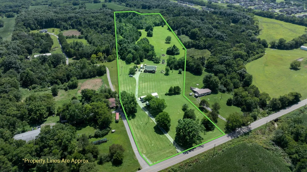 7270 Twelve Corners Rd Lascassas, TN 37085