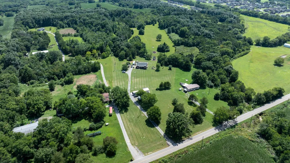 7270 Twelve Corners Rd Lascassas, TN 37085