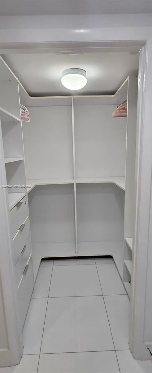 495 Brickell Ave #4205 Miami, FL 33131