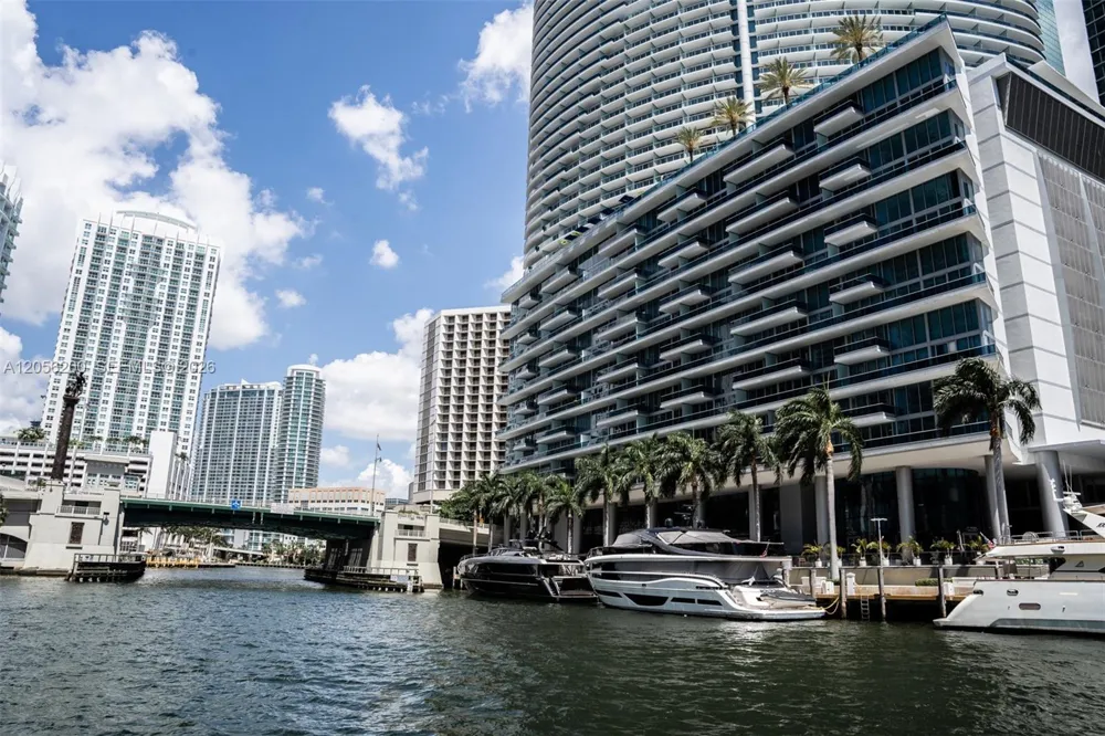 495 Brickell Ave #4205 Miami, FL 33131