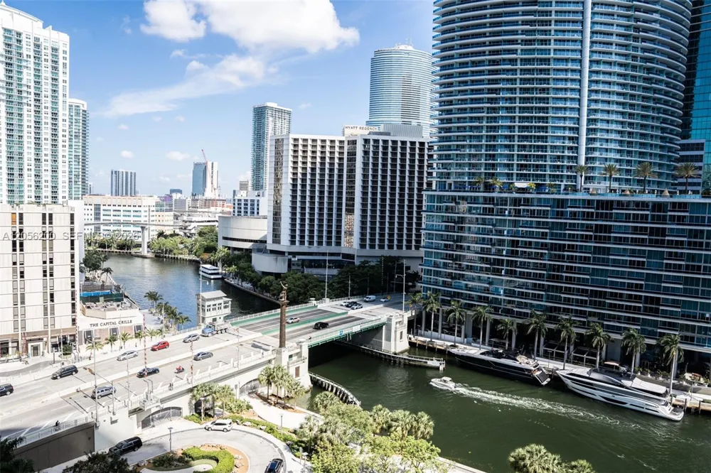 495 Brickell Ave #4205 Miami, FL 33131