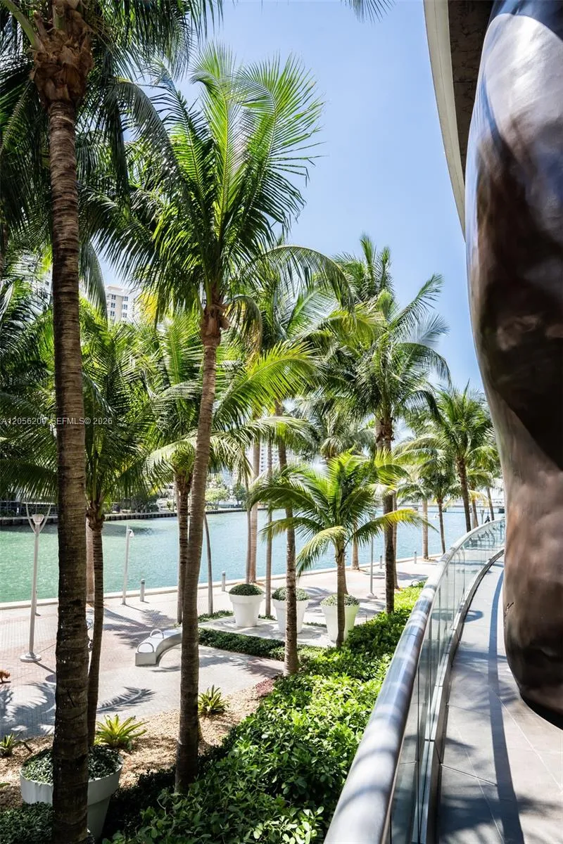 495 Brickell Ave #4205 Miami, FL 33131