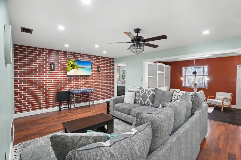 1564 SANTA MONICA DRIVE Dunedin, FL 34698