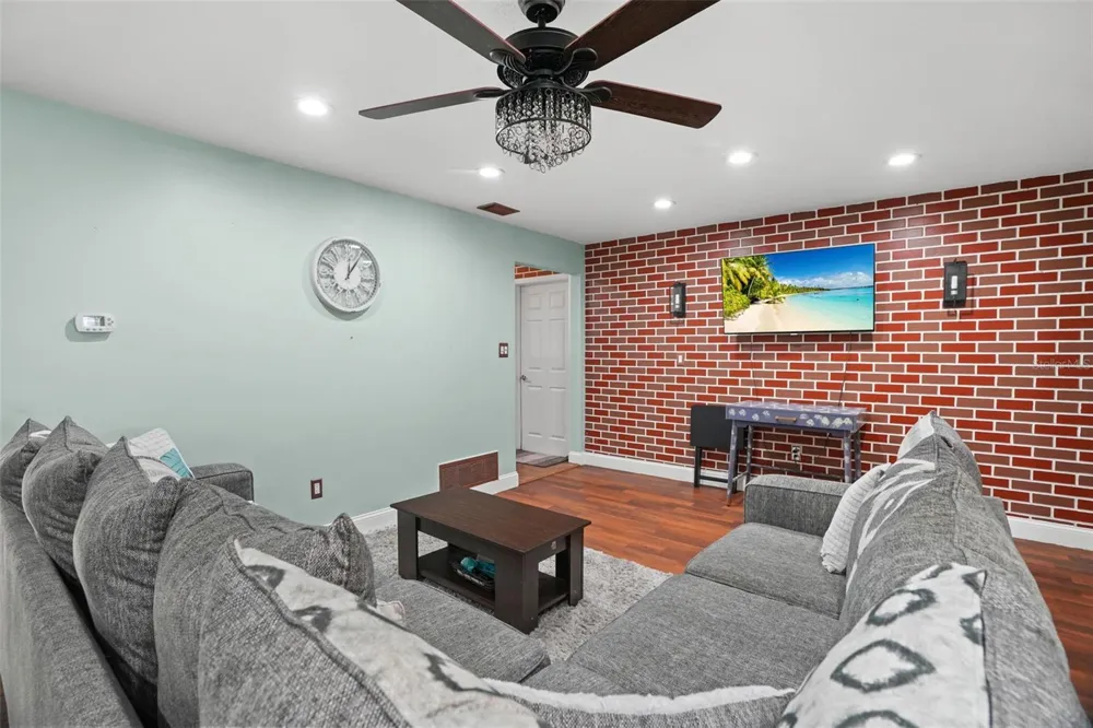 1564 SANTA MONICA DRIVE Dunedin, FL 34698