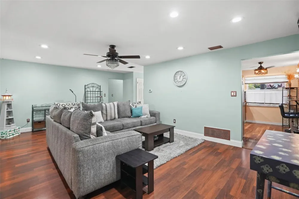 1564 SANTA MONICA DRIVE Dunedin, FL 34698