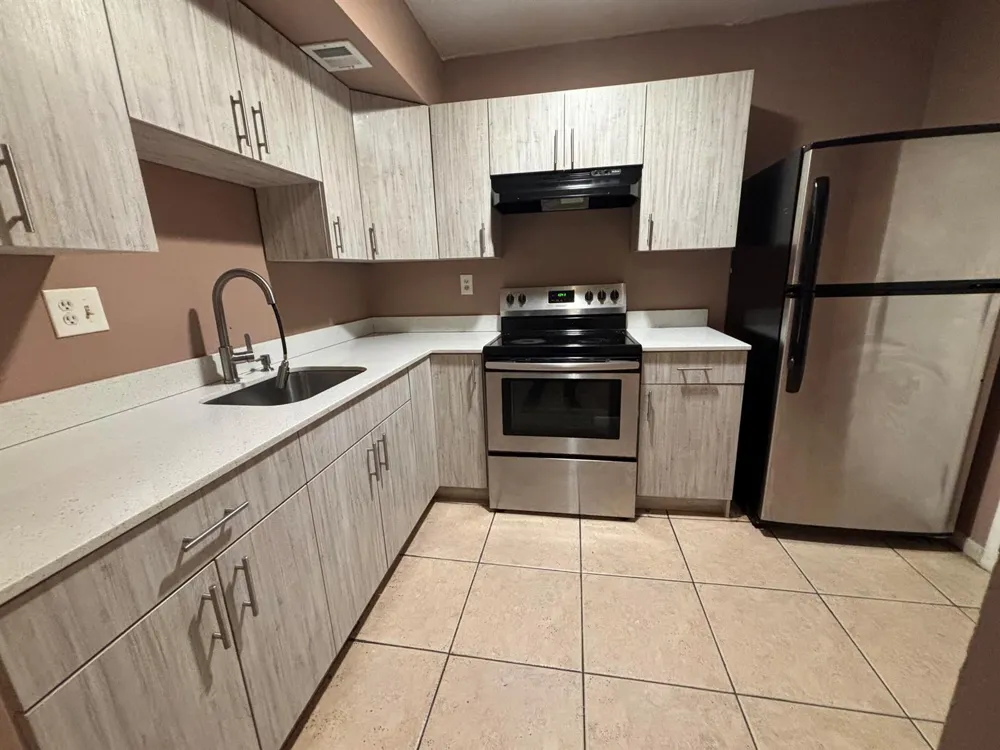 3710 NW 21st Street #413 Lauderdale Lakes, FL 33311
