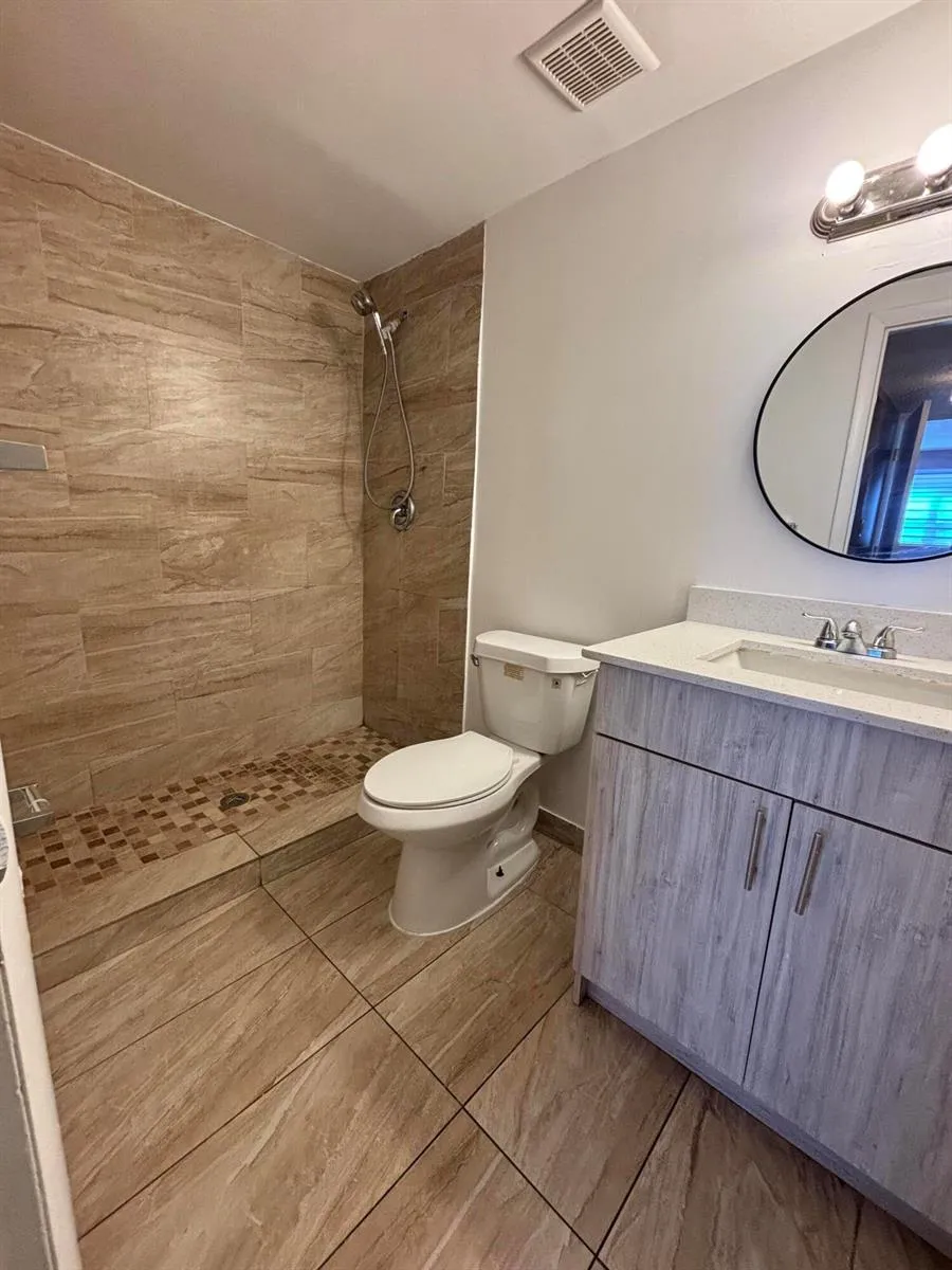 3710 NW 21st Street #413 Lauderdale Lakes, FL 33311