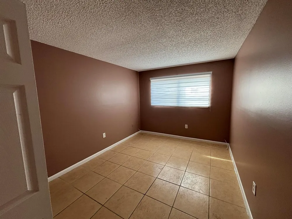 3710 NW 21st Street #413 Lauderdale Lakes, FL 33311