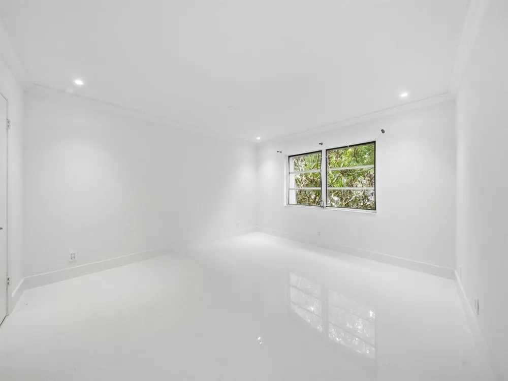 3125 Oakland Shores Drive #B203 Oakland Park, FL 33309