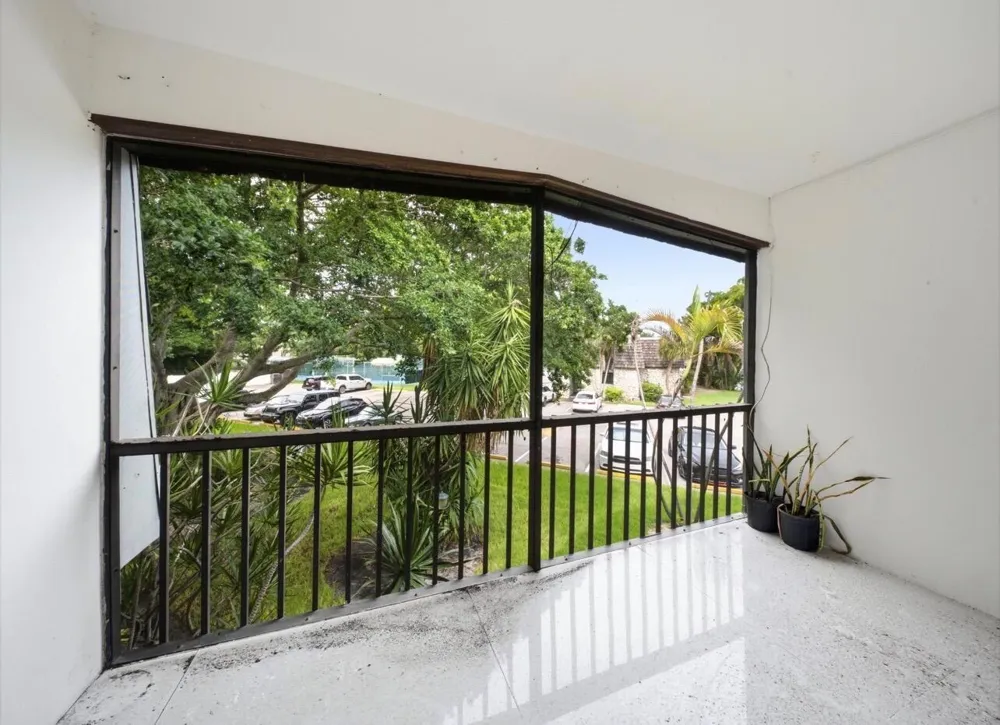 3125 Oakland Shores Drive #B203 Oakland Park, FL 33309