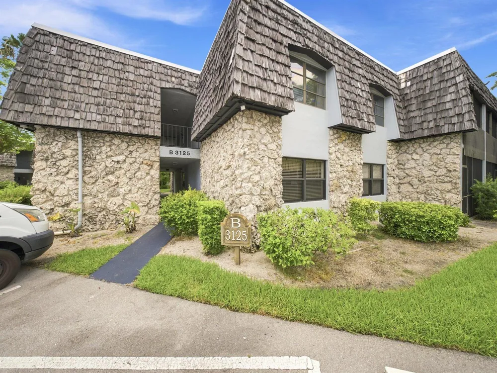 3125 Oakland Shores Drive #B203 Oakland Park, FL 33309
