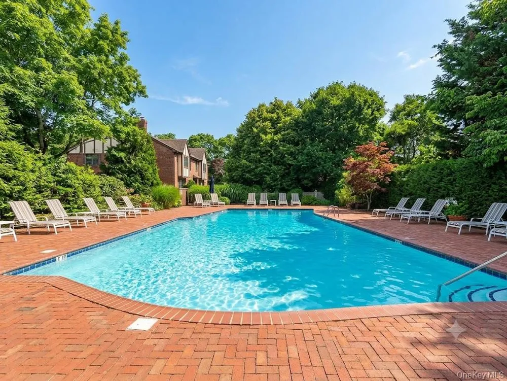 570 Hampton Road #31 Southampton, NY 11968