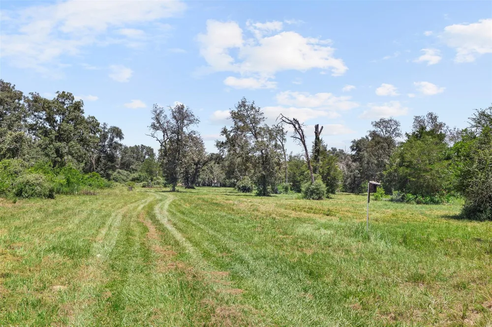 1080 Muddy Creek Road Columbus, TX 78934