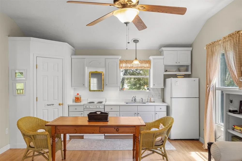 1080 Muddy Creek Road Columbus, TX 78934