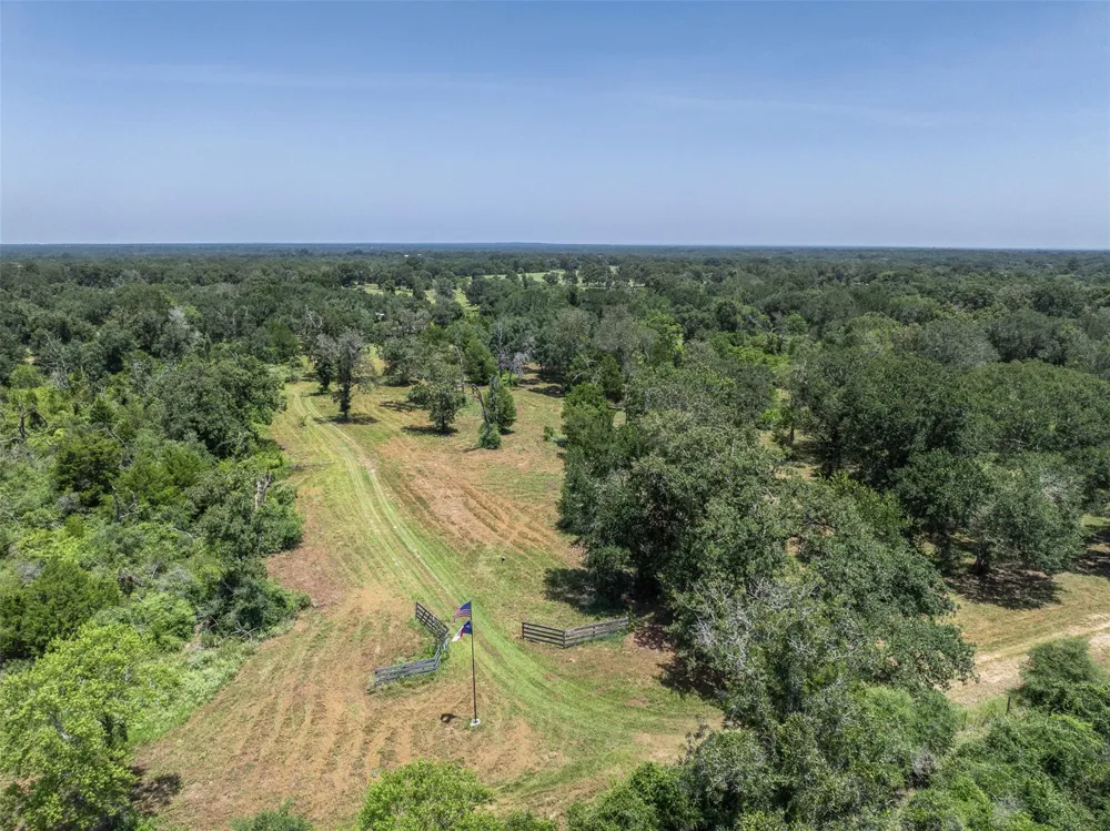 1080 Muddy Creek Road Columbus, TX 78934