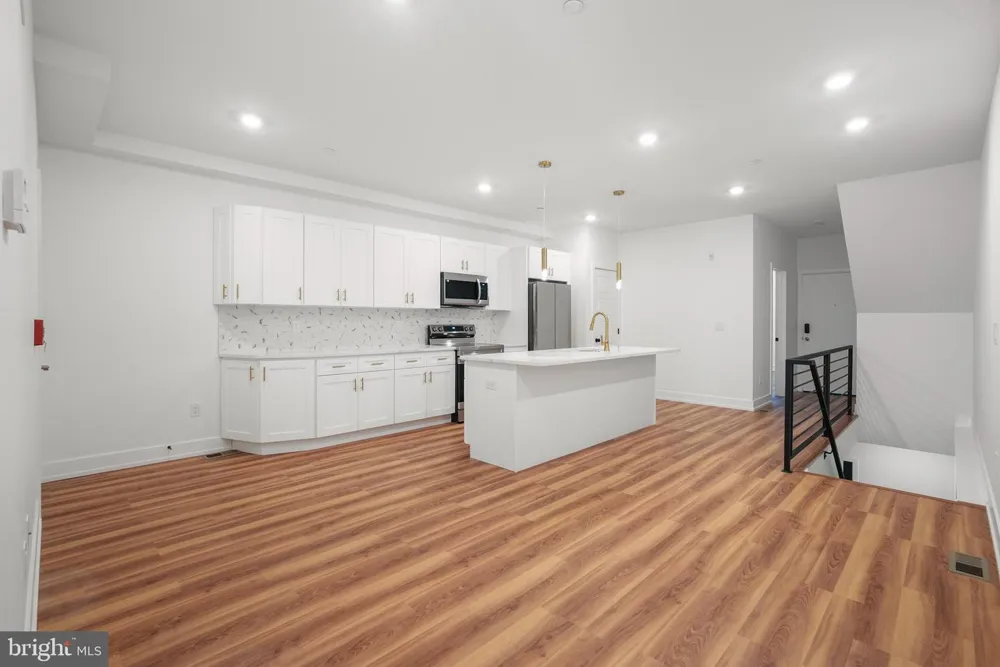 2325 GERMANTOWN AVENUE #1 Philadelphia, PA 19133