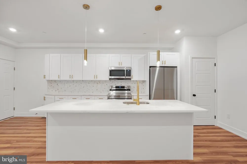2325 GERMANTOWN AVENUE #1 Philadelphia, PA 19133