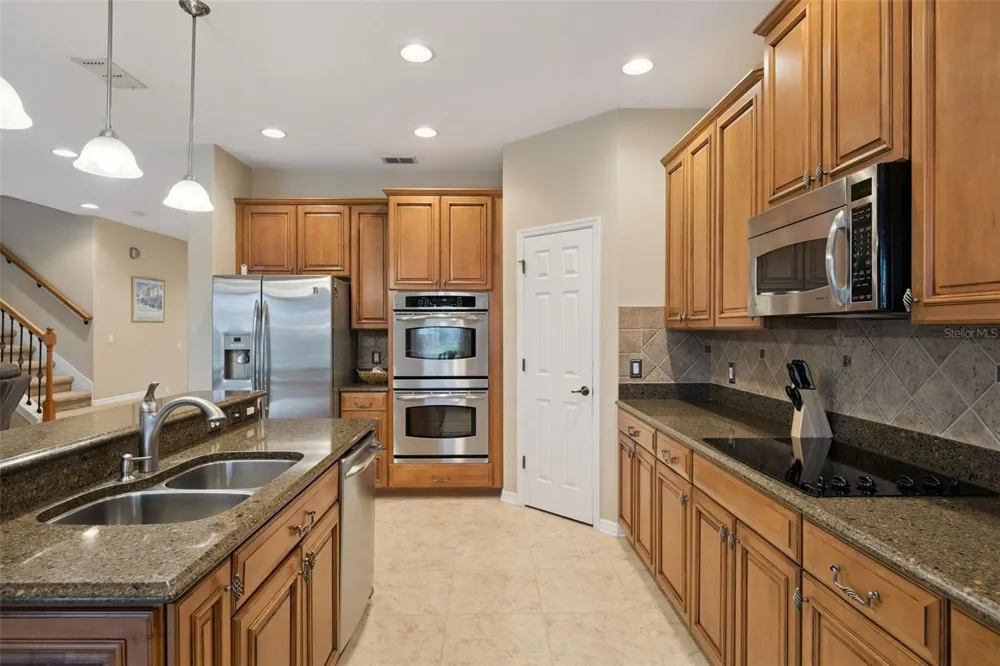 11942 SHELTERING PINE DRIVE Orlando, FL 32836