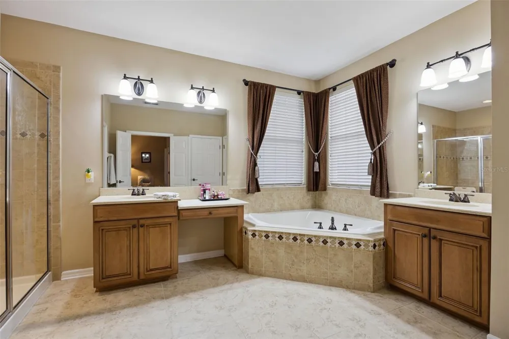 11942 SHELTERING PINE DRIVE Orlando, FL 32836