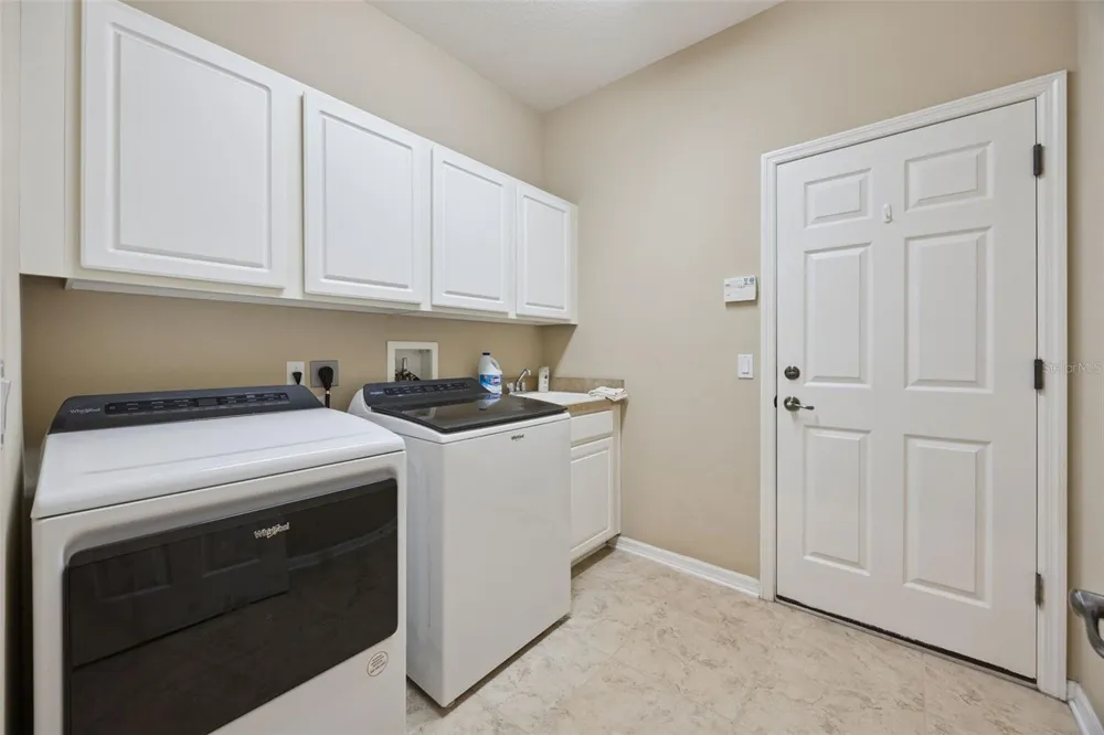 11942 SHELTERING PINE DRIVE Orlando, FL 32836
