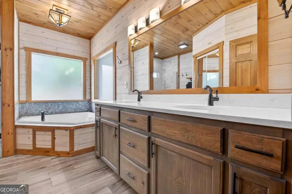 558 Tipton Springs RD Morganton, GA 30560