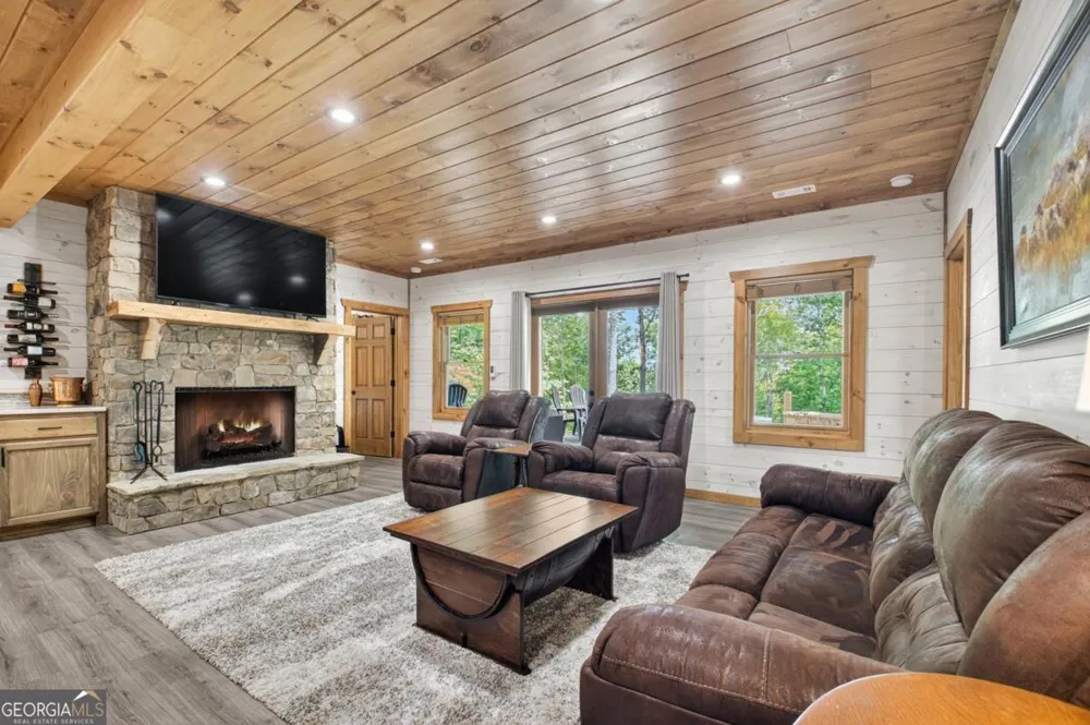 558 Tipton Springs RD Morganton, GA 30560