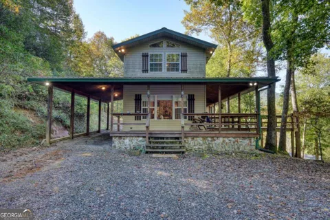 3966 Hickory Nut DR