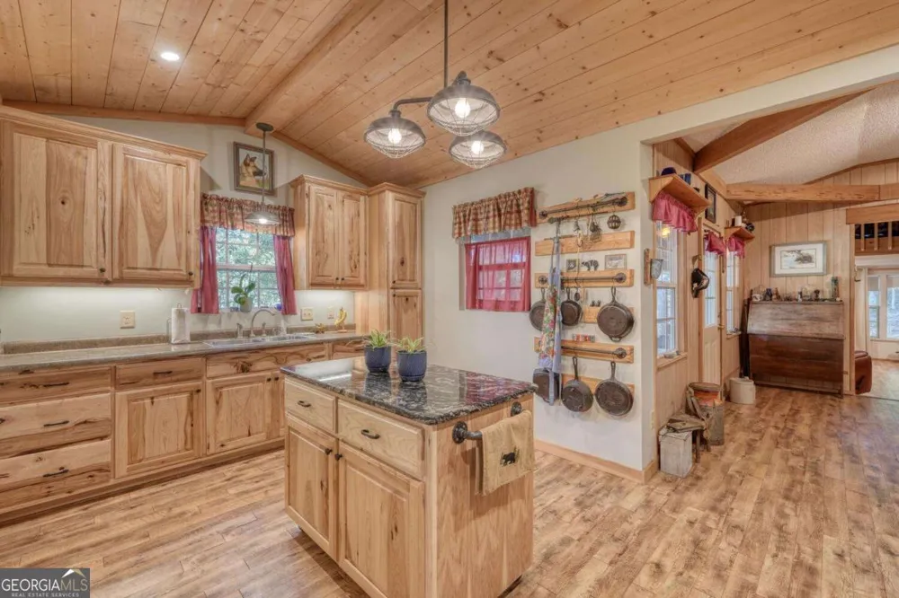 3966 Hickory Nut DR Hiawassee, GA 30546