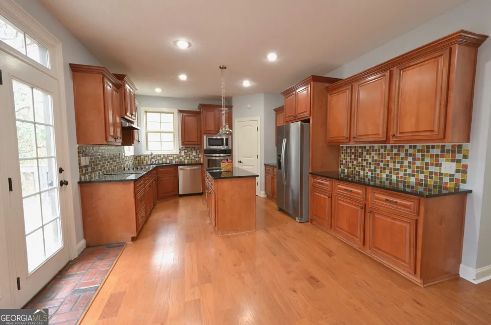 438 Highland Lakes DR Eastman, GA 31023