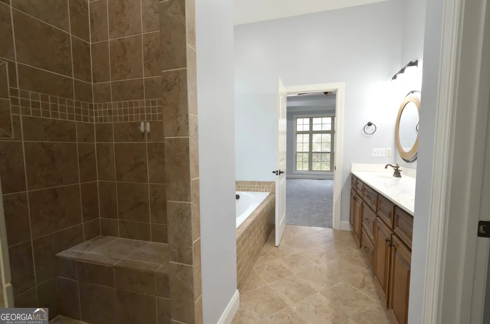 438 Highland Lakes DR Eastman, GA 31023