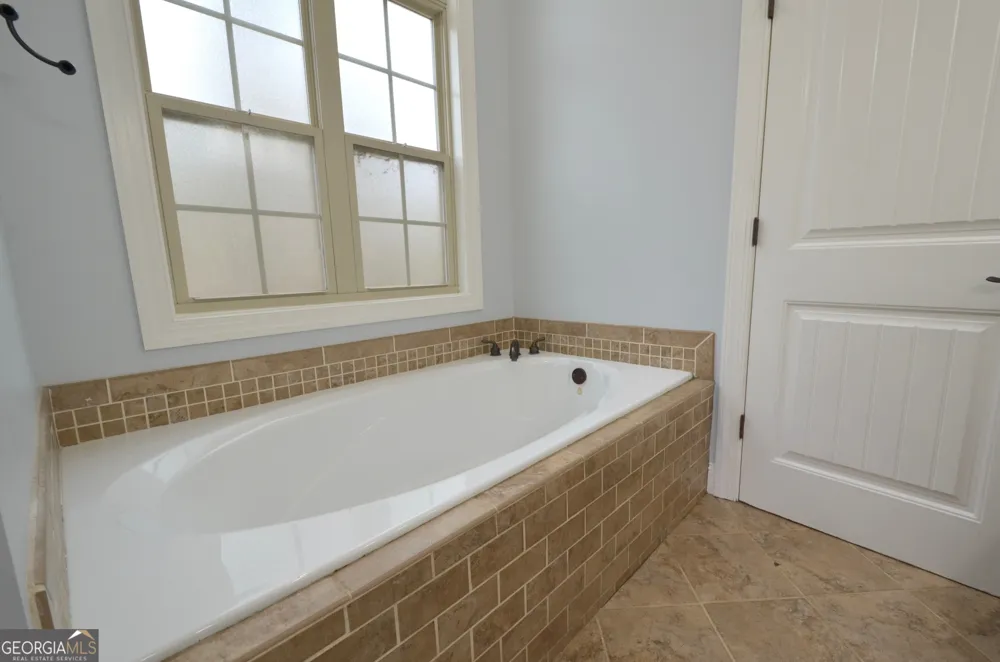438 Highland Lakes DR Eastman, GA 31023