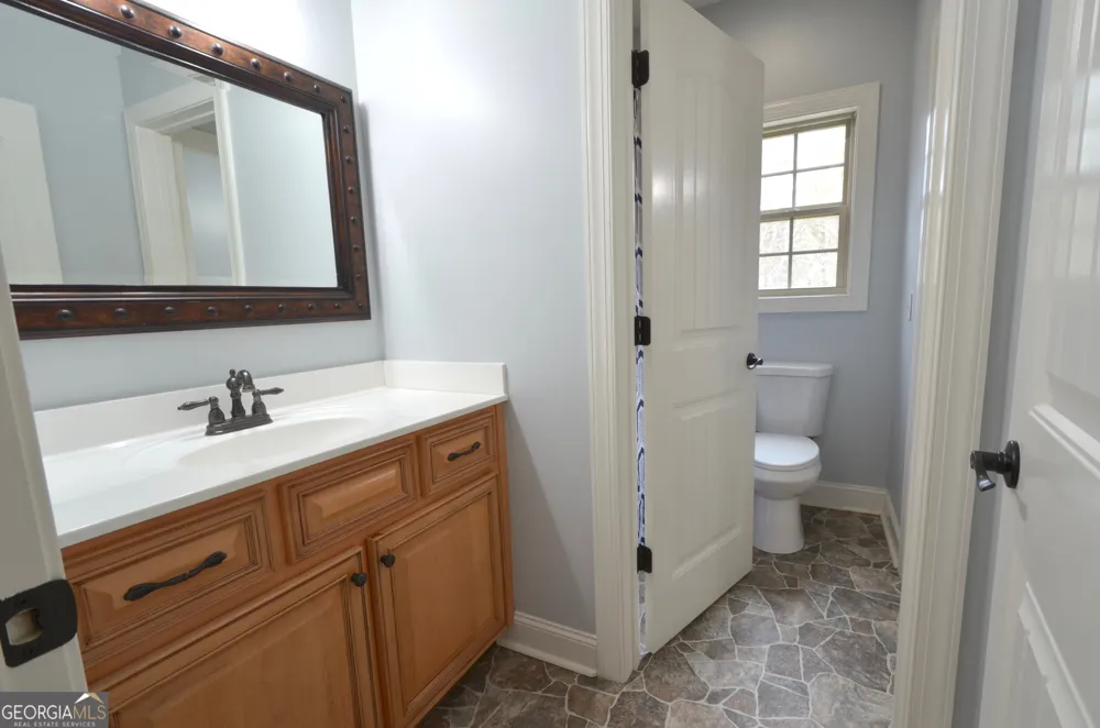 438 Highland Lakes DR Eastman, GA 31023