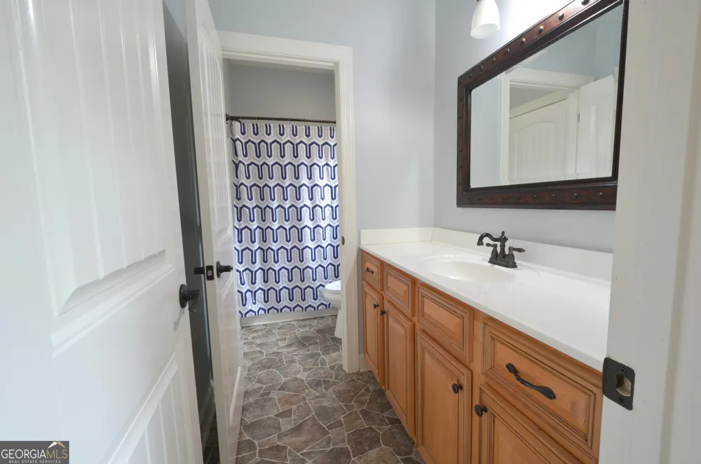 438 Highland Lakes DR Eastman, GA 31023