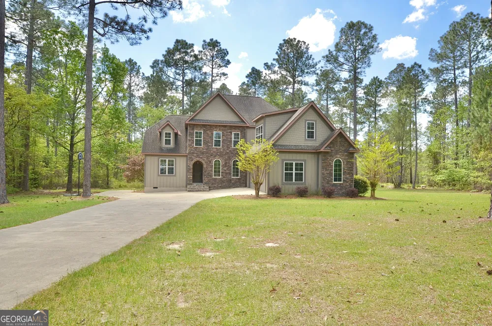 438 Highland Lakes DR Eastman, GA 31023