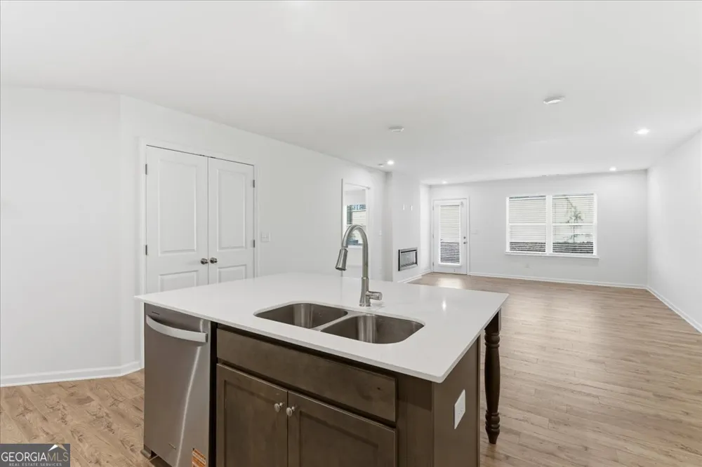 16 Silver Leaf LN Dawsonville, GA 30534