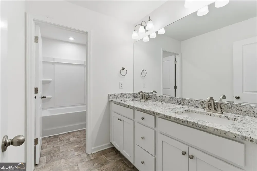 16 Silver Leaf LN Dawsonville, GA 30534