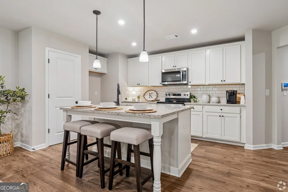 16 Silver Leaf LN Dawsonville, GA 30534