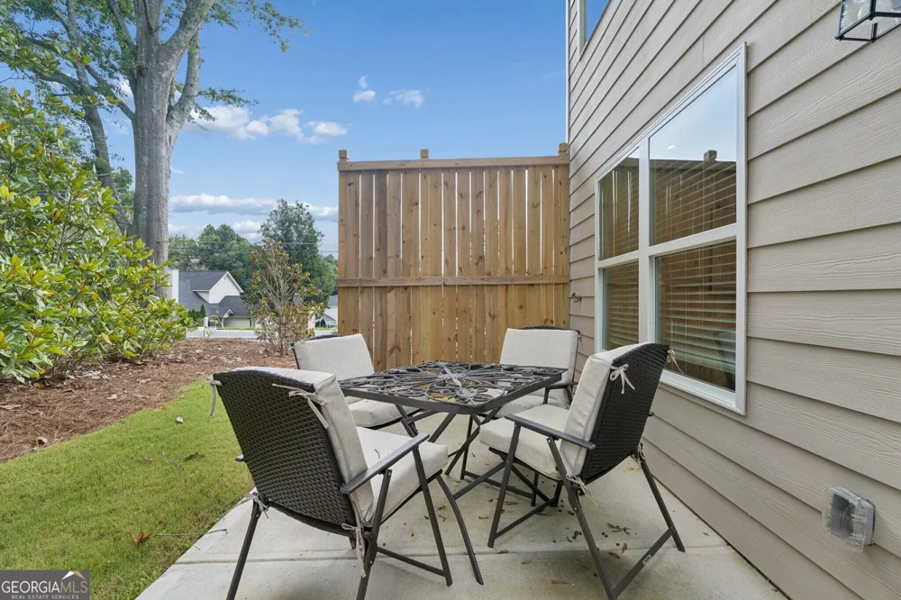 16 Silver Leaf LN Dawsonville, GA 30534