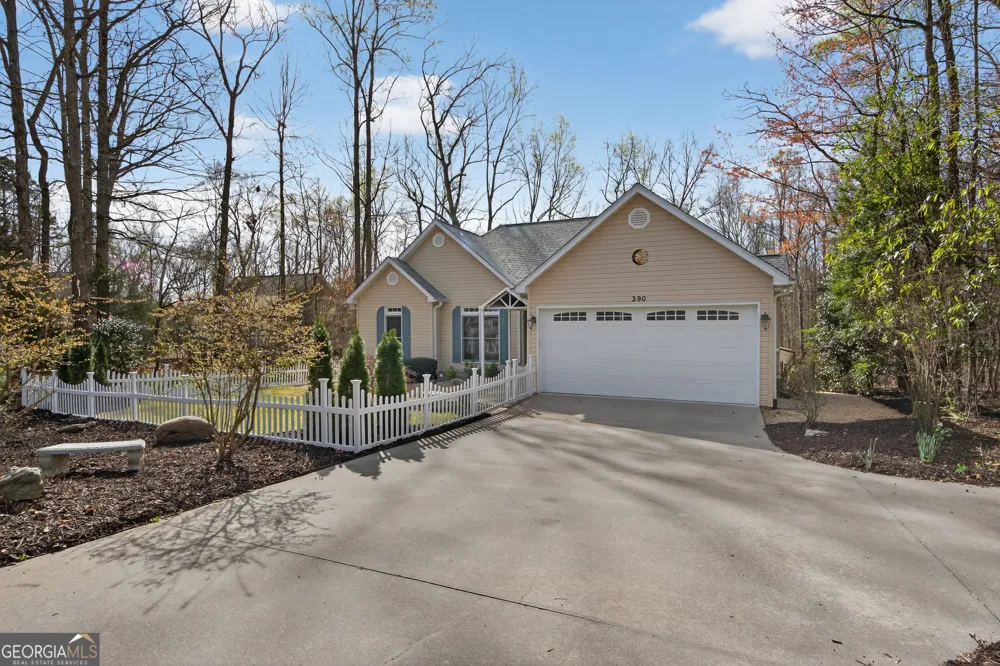 390 Lake Place DR Lavonia, GA 30553