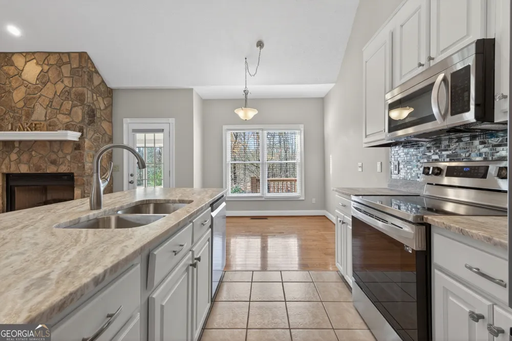 390 Lake Place DR Lavonia, GA 30553
