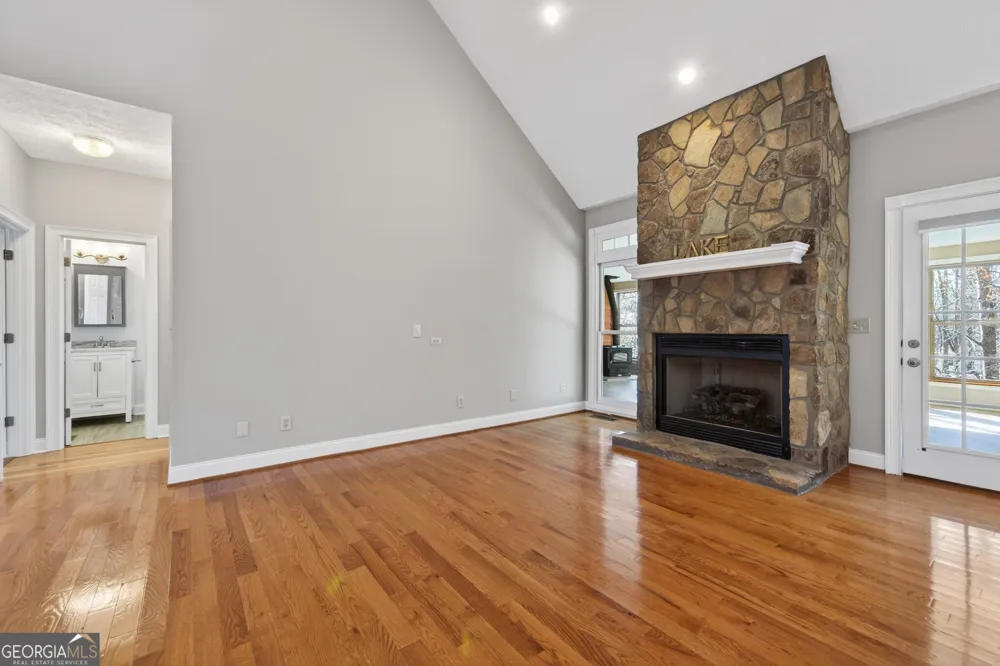 390 Lake Place DR Lavonia, GA 30553
