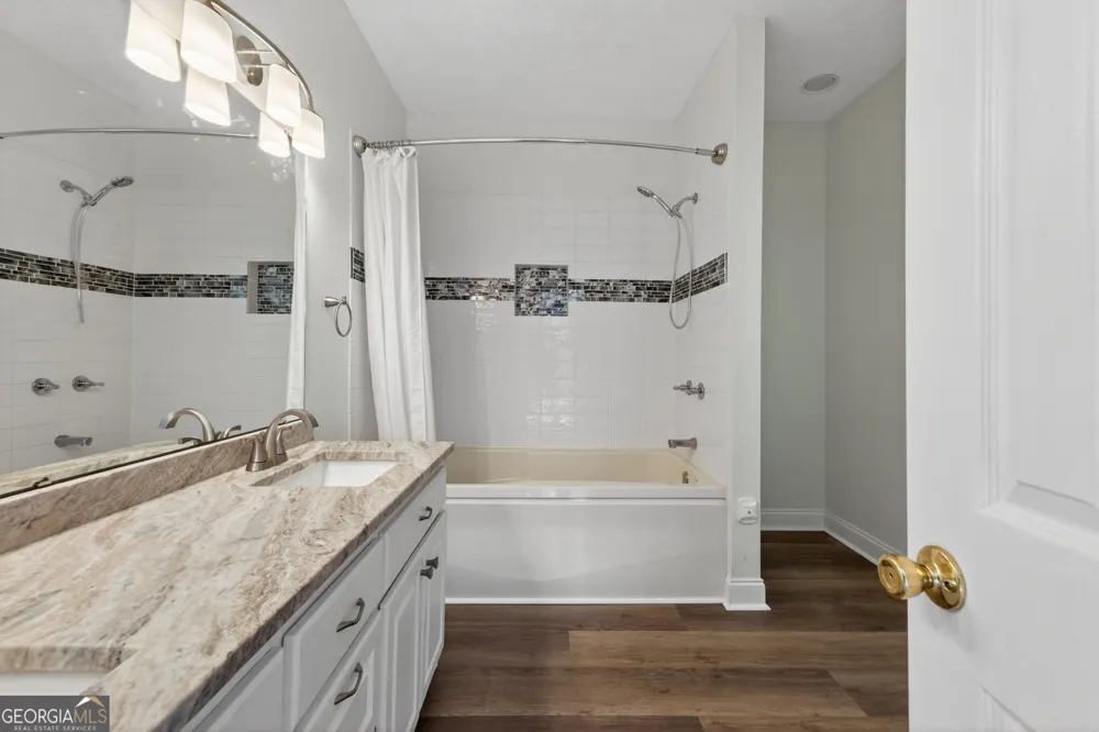 390 Lake Place DR Lavonia, GA 30553
