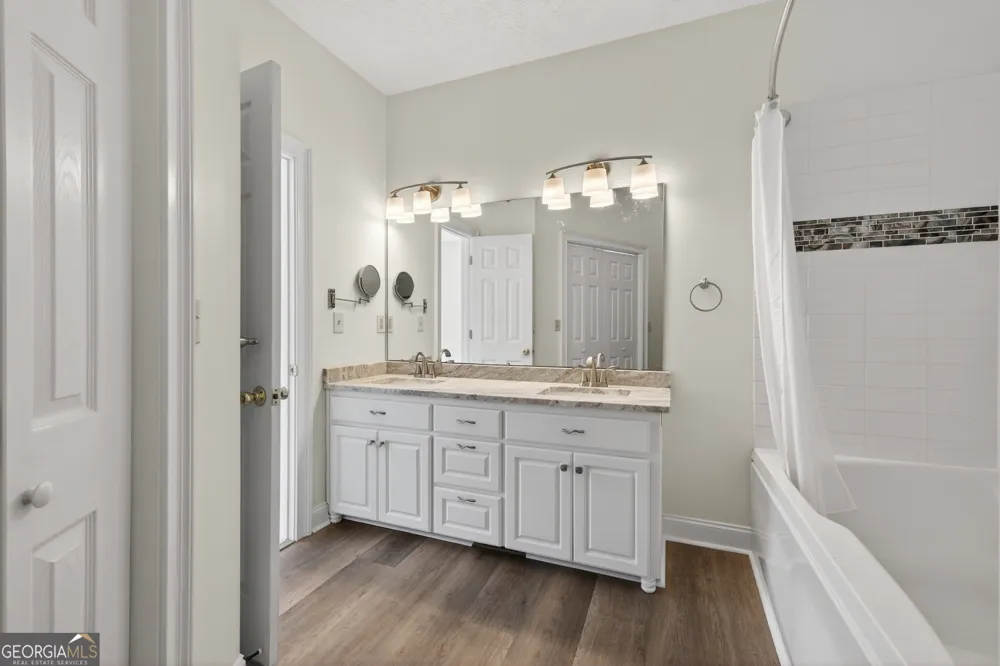 390 Lake Place DR Lavonia, GA 30553